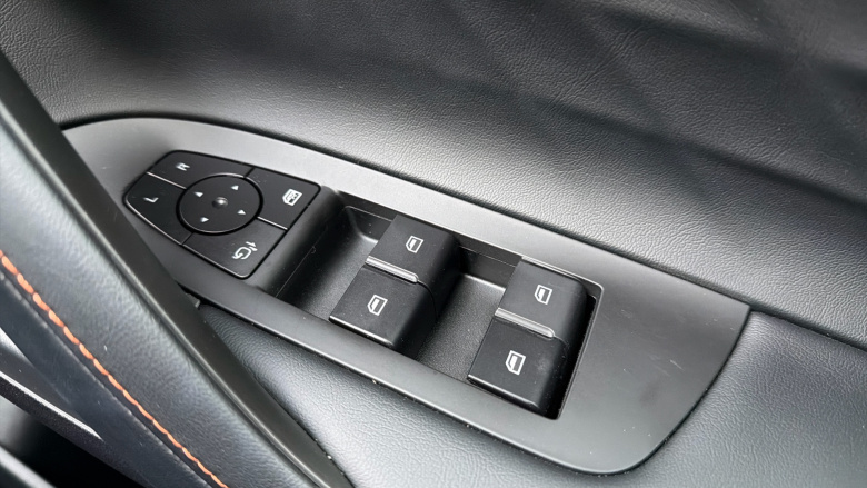 MG HS 1.5 T-GDI Trophy 5dr Petrol Hatchback